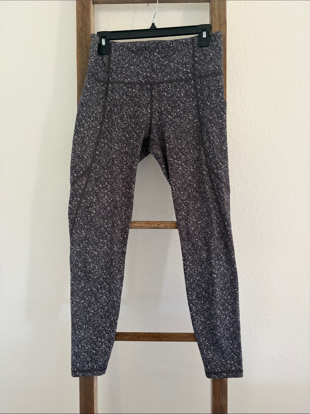 Athleta Salutation High Rise Stash Pocket Tight